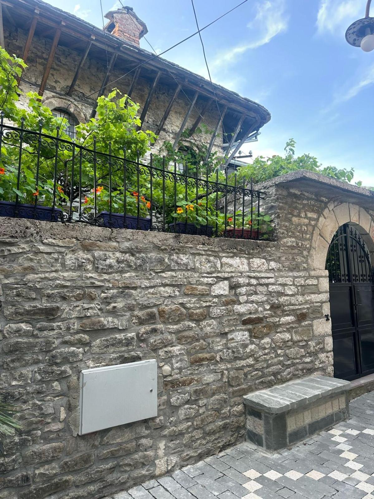 Traditional House Shapllo Гірокастра Екстер'єр фото